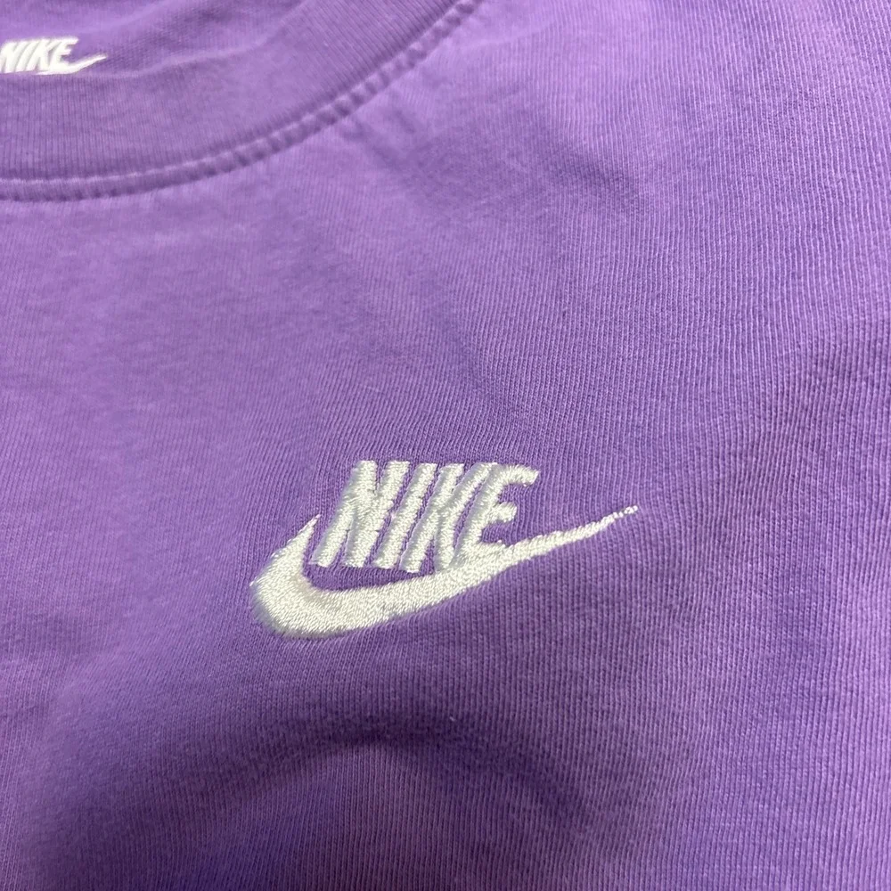 Nike The Nike Tee Youth Medium Purple Short Sleeve Cotton Logo T-Shirt